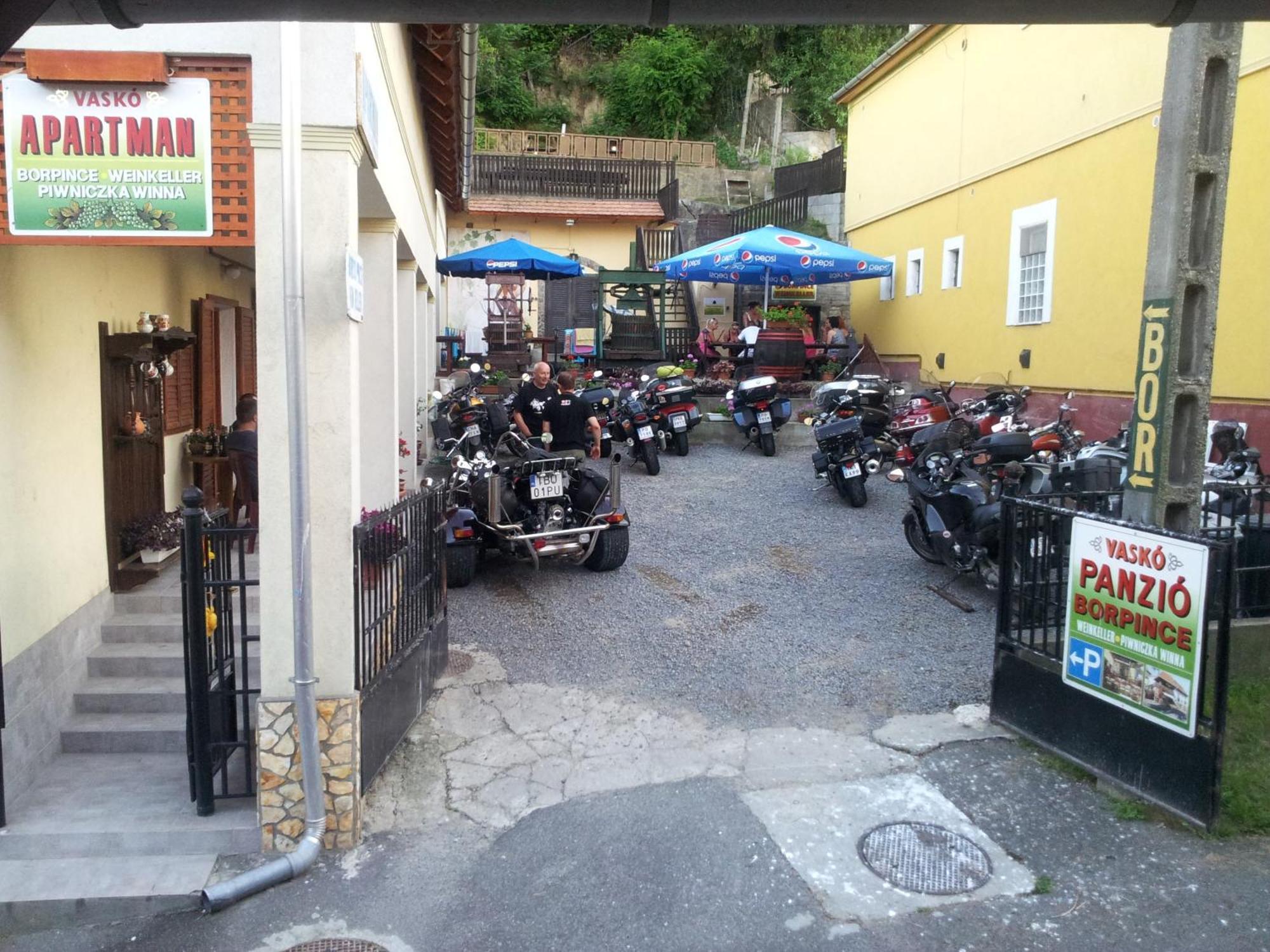 华斯克佩泽欧酒窖酒店 托卡伊 外观 照片